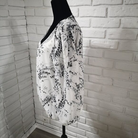 Ispiri Ladies Size Large Sheer Blouse with Attached Tank Top Underneath - Picture 5 of 9